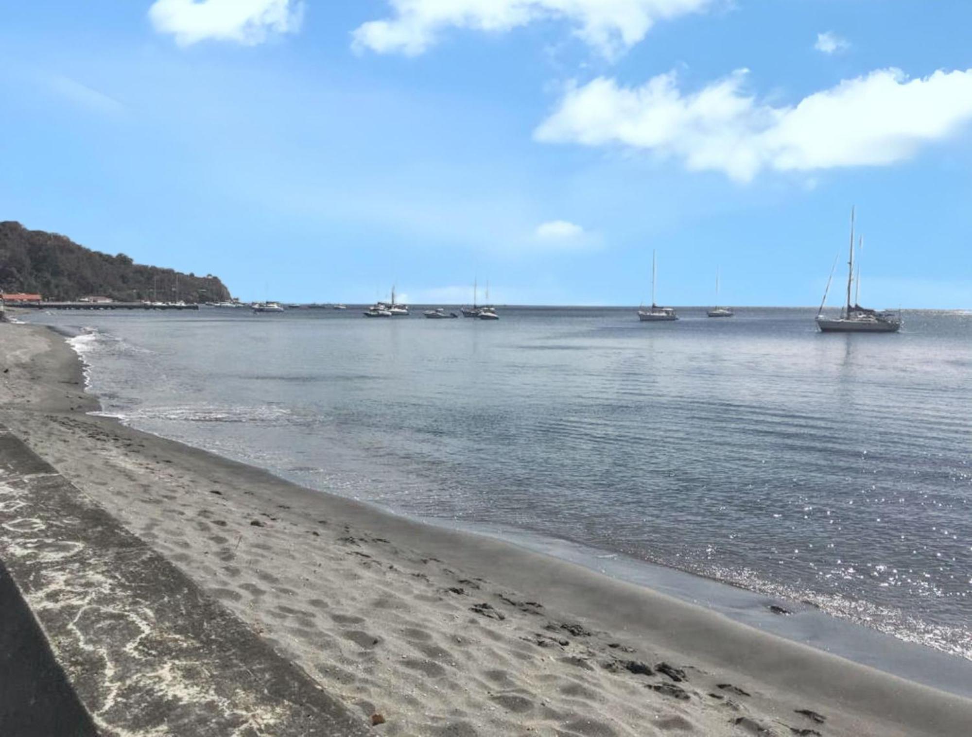 Maison De Charme A Saint-Pierre Avec Vue Sur Mer Et Montagne מראה חיצוני תמונה
